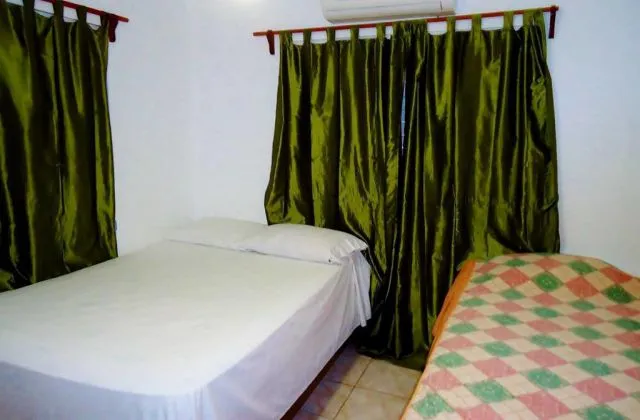 Hotel Docia Backpackers Samana habitacion